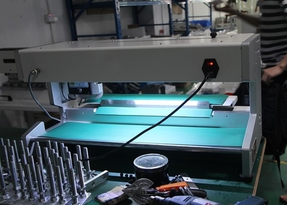 Stainless Steel PCB Depaneling Equipment 400mm Cutting Length LED Light Equipped Blade Moving PCB Separator